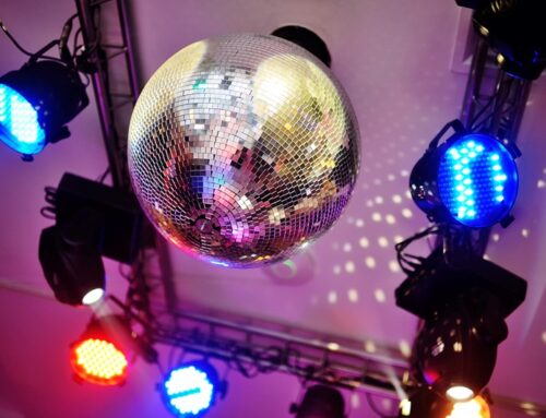 Jeugdzorginstelling brengt privéfeest en familiereis in aftrek